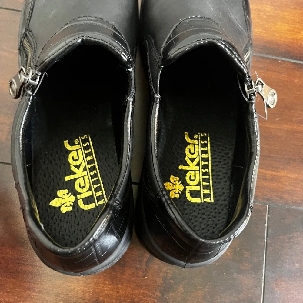 NWOB Reiker Women's Walking Shoes Black Leather Croc Trim Zipper size 41 Comfort